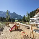 Dağ evi Mountain Wellness In Neukirchen Neukirchen am Großvenediger