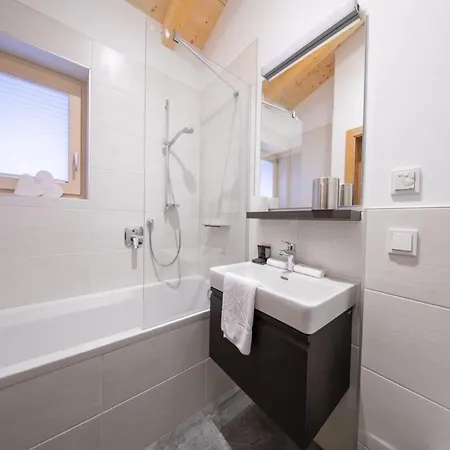 Шале Mountain Wellness In Neukirchen Нойкирхен-ам-Гросфенедигер